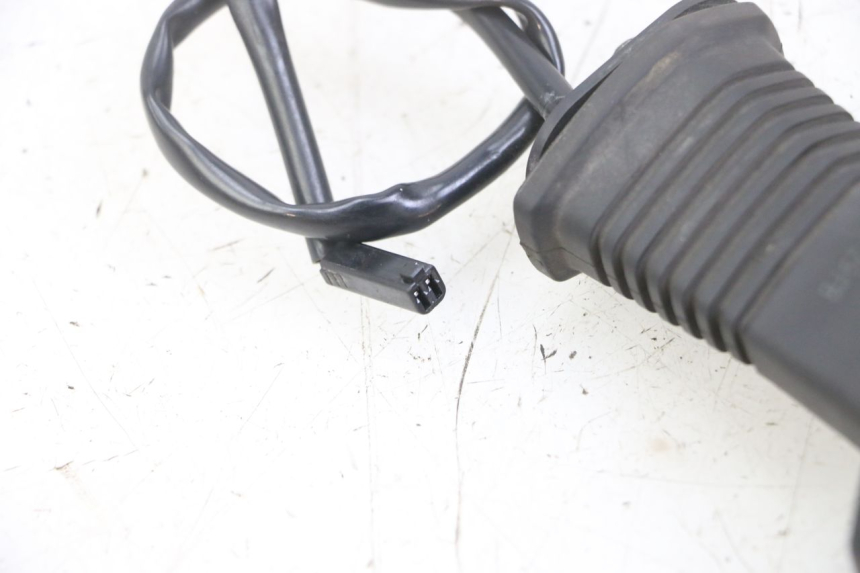 photo de PISCA TRASEIRO DIREITO SUZUKI GSX F GSXF 650 (2007 - 2015) - Outro ângulo de visão