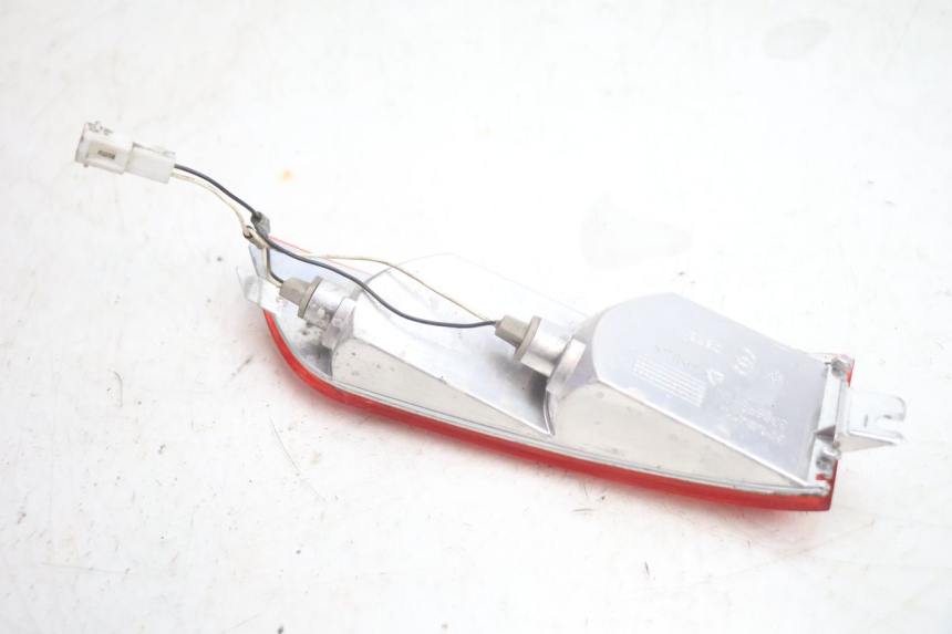 photo de LANTERNA TRASEIRA DIREITA PIAGGIO X8 STREET 125 (2006 - 2007) - Pontos de fixação