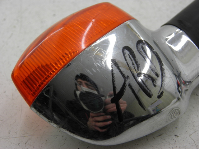 photo de PISCA TRASEIRO DIREITO YAMAHA YBR CUSTOM 125 (2008 - 2010) - Detalhe da peça