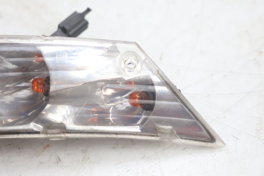 photo de LANTERNA TRASEIRA DIREITA PIAGGIO ZIP IGET 4T 50 (2021 - 2023) - Zoom do estado de desgaste