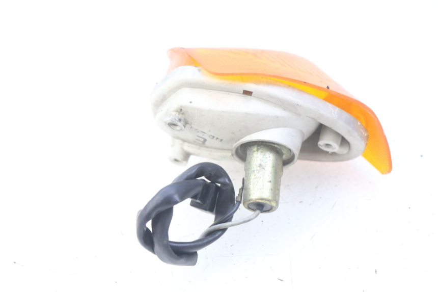 photo de PISCA TRASEIRO DIREITO KAWASAKI ZZR 600 (1995 - 2004) - Outro ângulo de visão