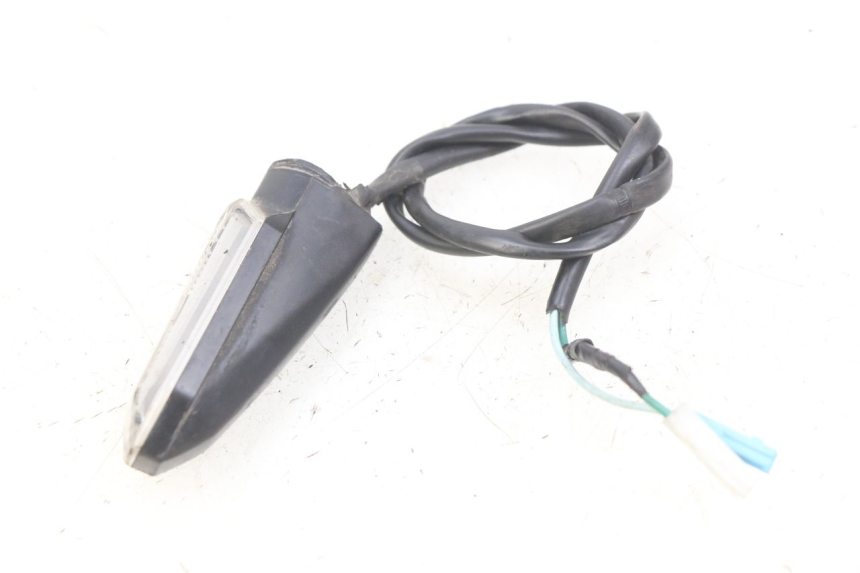 photo de PISCA TRASEIRO ESQUERDO HONDA CB R 1000 (2018 - 2023) - Zoom do estado de desgaste