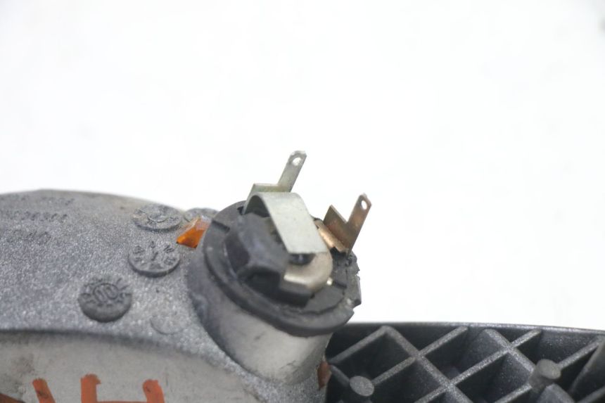photo de PISCA TRASEIRO ESQUERDO PEUGEOT ELYSEO 125 (1999 - 2004) - Estado da superfície