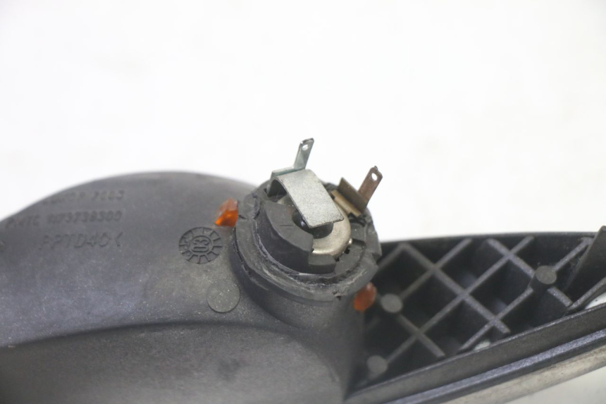 photo de PISCA TRASEIRO ESQUERDO PEUGEOT ELYSTAR 50 (2002 - 2014) - Pontos de fixação