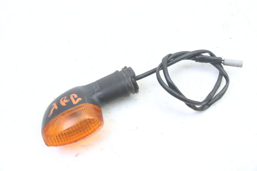 photo de PISCA TRASEIRO ESQUERDO YAMAHA FZ6 FAZER S2 600 (2007 - 2011) - Vista principal