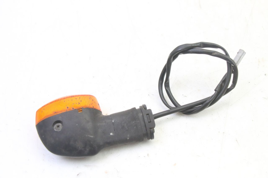 photo de PISCA TRASEIRO ESQUERDO YAMAHA FZ6 FAZER S2 600 (2007 - 2011) - Outro ângulo de visão