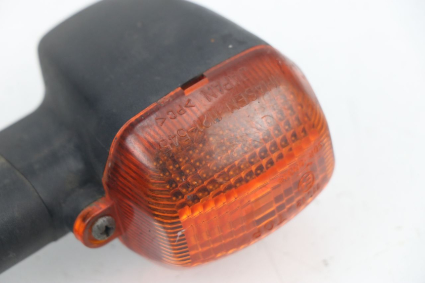 photo de PISCA TRASEIRO ESQUERDO YAMAHA FZS FAZER 600 (1998 - 2001) - Zoom do estado de desgaste