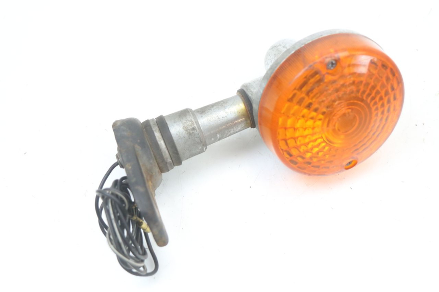 photo de PISCA TRASEIRO ESQUERDO SUZUKI GN 125 (1997 - 2000) - Zoom do estado de desgaste