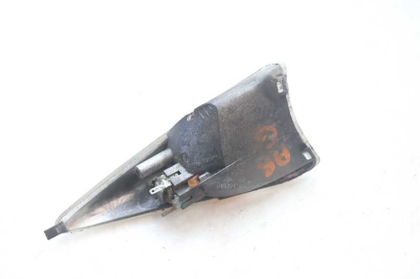 photo de LANTERNA TRASEIRA ESQUERDA PEUGEOT SPEEDFIGHT 2 AC 50 (2000 - 2009) - Zoom do estado de desgaste