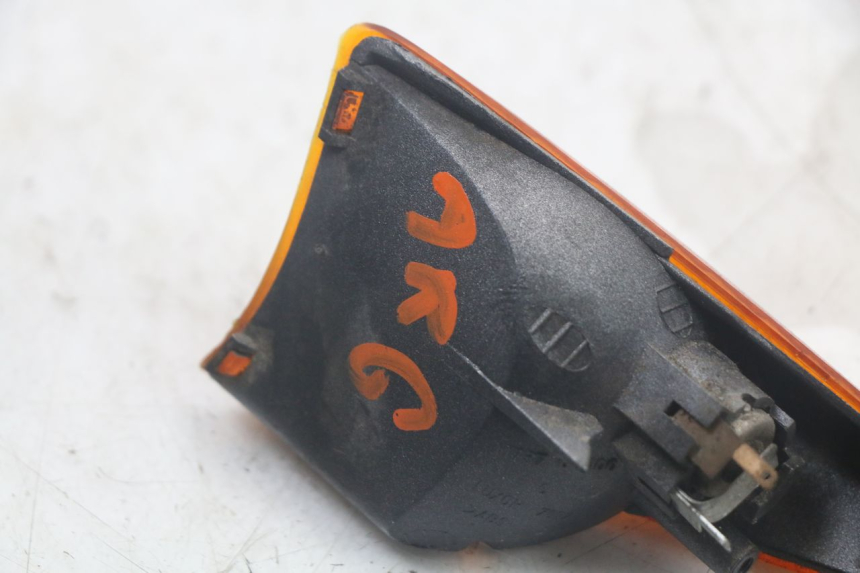 photo de PISCA TRASEIRO ESQUERDO PEUGEOT SPEEDFIGHT 100 (1997 - 2007) - Pontos de fixação