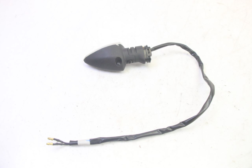 photo de PISCA TRASEIRO ESQUERDO YAMAHA TRICITY 300 (2020 - 2024) - Outro ângulo de visão