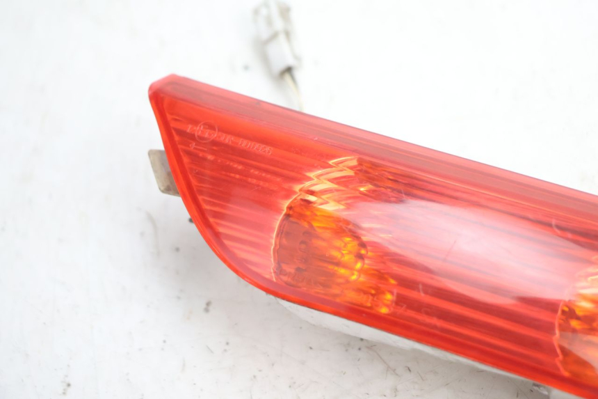 photo de LANTERNA TRASEIRA ESQUERDA PIAGGIO X8 STREET 125 (2006 - 2007) - Detalhe da peça