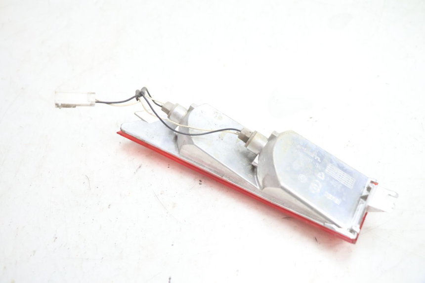photo de LANTERNA TRASEIRA ESQUERDA PIAGGIO X8 STREET 125 (2006 - 2007) - Pontos de fixação