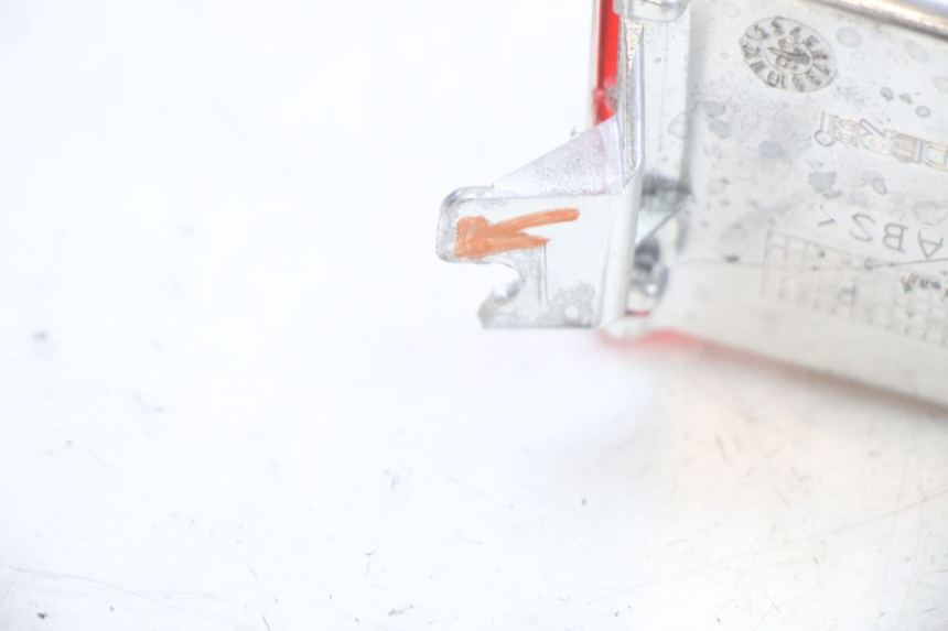photo de PISCA TRASEIRO ESQUERDO PIAGGIO XEVO - X EVO 125 (2007 - 2017) - Pontos de fixação