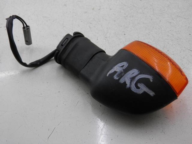 photo de PISCA TRASEIRO ESQUERDO YAMAHA TDM 900 (2004 - 2006) - Detalhe da peça