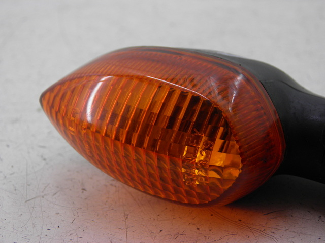 photo de PISCA TRASEIRO ESQUERDO YAMAHA TDM 900 (2004 - 2006) - Ampliação técnica