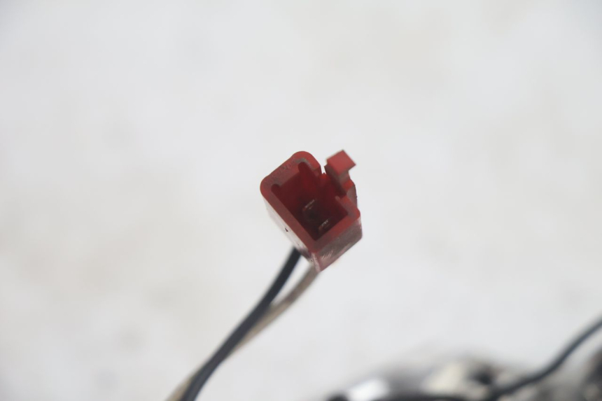photo de LANTERNA TRASEIRA ESQUERDA PIAGGIO ZIP IGET 4T 50 (2021 - 2023) - Pontos de fixação