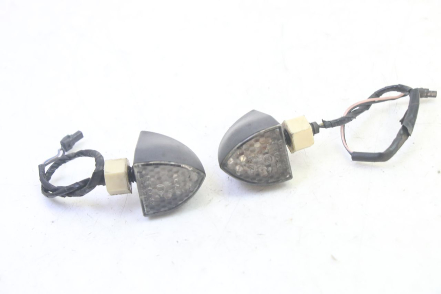 photo de PISCA TRASEIRO PIAGGIO MP3 RL 250 (2006 - 2010) - Vista principal