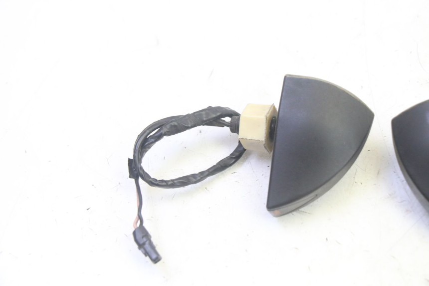 photo de PISCA TRASEIRO PIAGGIO MP3 RL 250 (2006 - 2010) - Vista geral