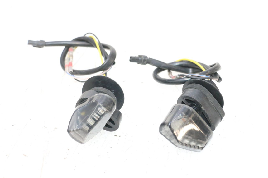 photo de PISCA TRASEIRO PIAGGIO MP3 RL 250 (2006 - 2010) - Vista principal
