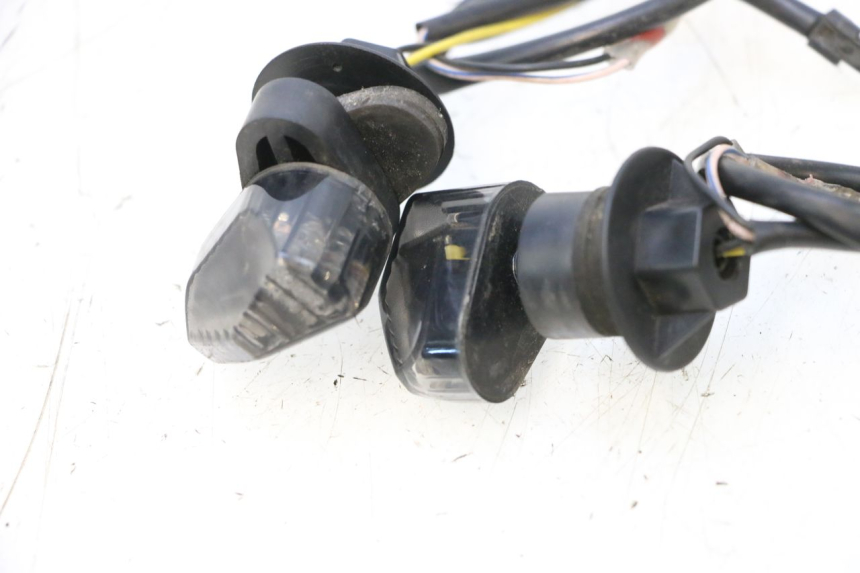 photo de PISCA TRASEIRO PIAGGIO MP3 RL 250 (2006 - 2010) - Zoom do estado de desgaste