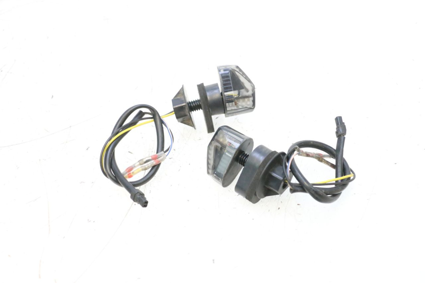 photo de PISCA TRASEIRO PIAGGIO MP3 RL 250 (2006 - 2010) - Vista geral