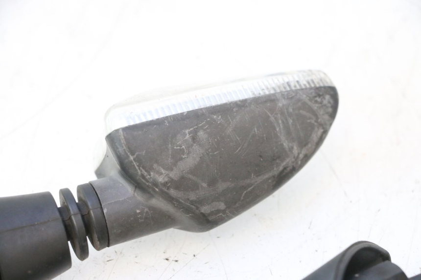 photo de PISCA TRASEIRO PIAGGIO MP3 500 (2016 - 2018) - Detalhes característicos