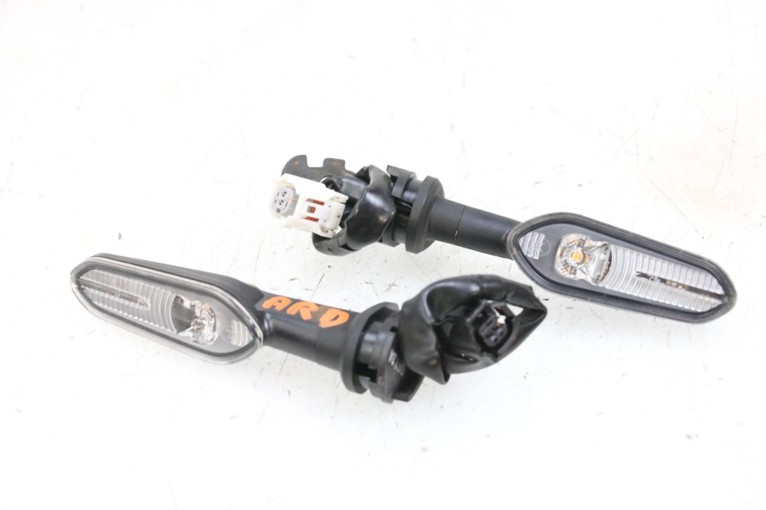 photo de PISCA TRASEIRO YAMAHA NEO'S CORE 1 (2022 - 2026) - Vista principal