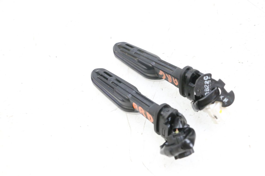 photo de PISCA TRASEIRO YAMAHA NEO'S CORE 1 (2022 - 2026) - Zoom do estado de desgaste
