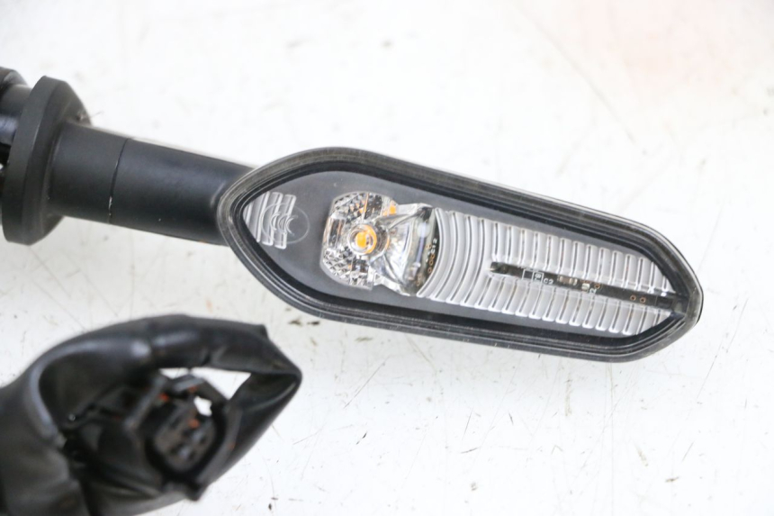 photo de PISCA TRASEIRO YAMAHA NEO'S CORE 1 (2022 - 2026) - Estado da superfície