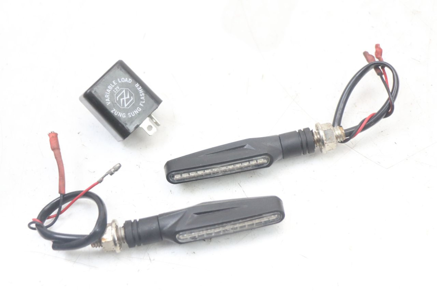 photo de PISCA TRASEIRO SUZUKI GS F 500 (2004 - 2007) - Vista principal