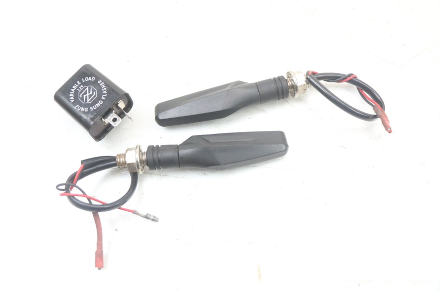 photo de PISCA TRASEIRO SUZUKI GS F 500 (2004 - 2007) - Detalhe da peça
