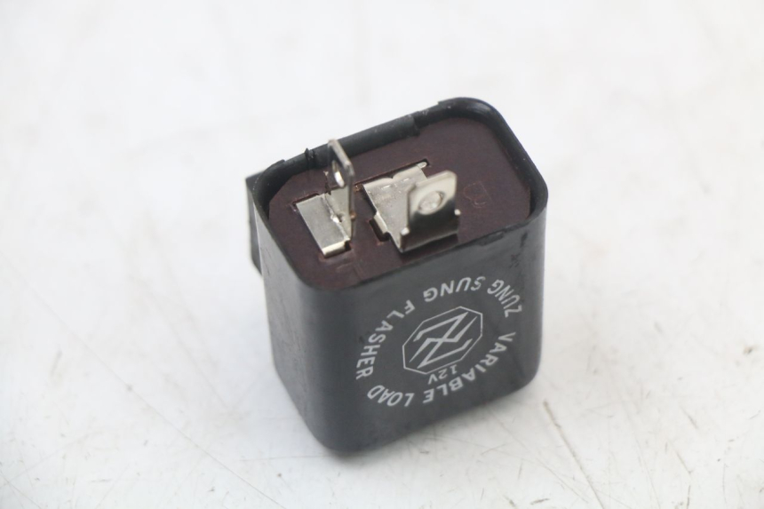 photo de PISCA TRASEIRO SUZUKI GS F 500 (2004 - 2007) - Outro ângulo de visão