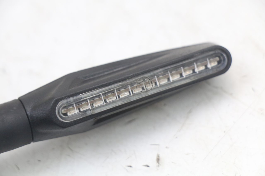 photo de PISCA TRASEIRO SUZUKI GS F 500 (2004 - 2007) - Pontos de fixação