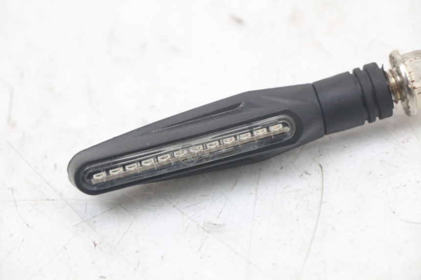 photo de PISCA TRASEIRO SUZUKI GS F 500 (2004 - 2007) - Marcações e referências