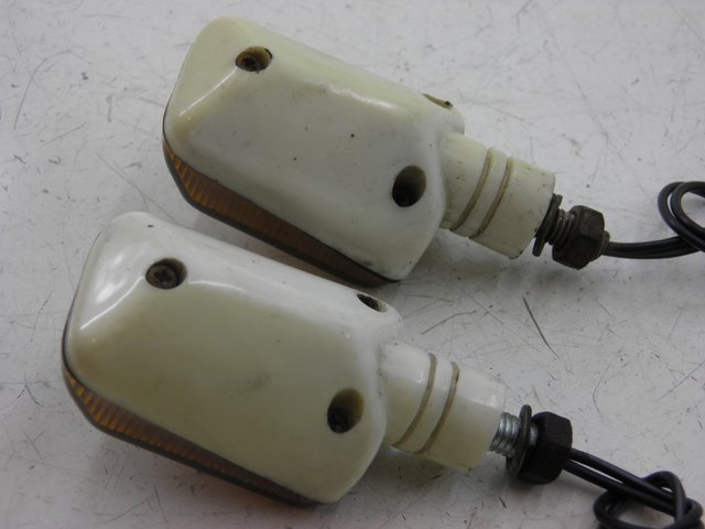 photo de PISCA TRASEIRO SUZUKI GSF N BANDIT 600 (1996 - 1999) - Detalhe da peça