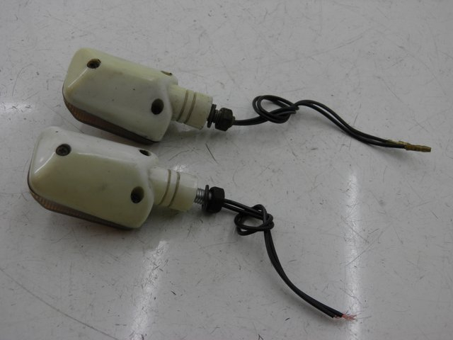 photo de PISCA TRASEIRO SUZUKI GSF N BANDIT 600 (1996 - 1999) - Zoom do estado de desgaste