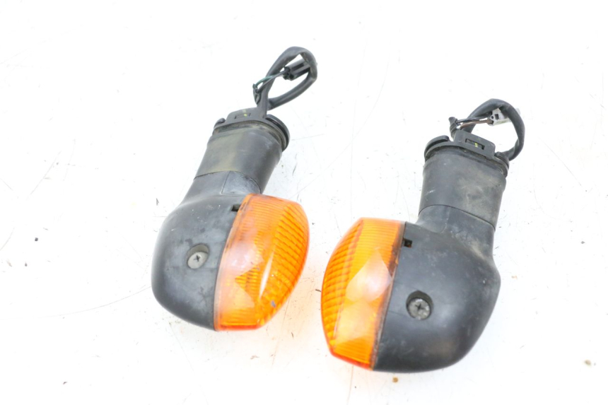 photo de PISCA TRASEIRO YAMAHA TDM ABS 900 (2002 - 2014) - Outro ângulo de visão