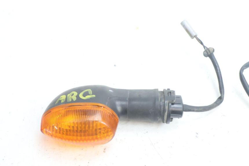 photo de PISCA TRASEIRO YAMAHA TDM ABS 900 (2002 - 2014) - Zoom do estado de desgaste