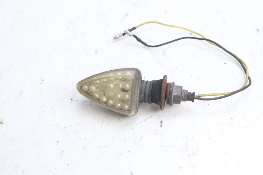 photo de LANTERNA TRASEIRA DE SETA YAMAHA XJR 1300 (1998 - 2002) - Detalhe da peça
