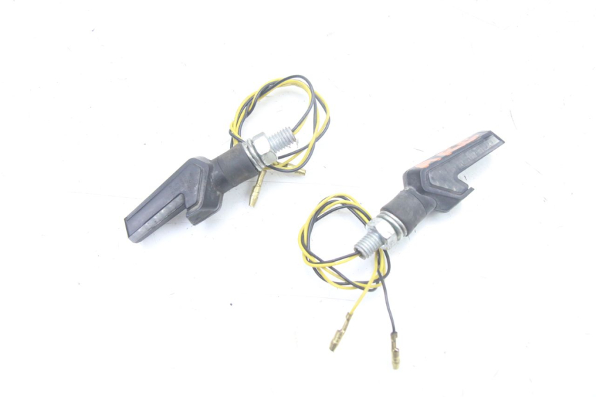 photo de PISCA TRASEIRO YAMAHA FZS FAZER 600 (2001 - 2003) - Vista principal