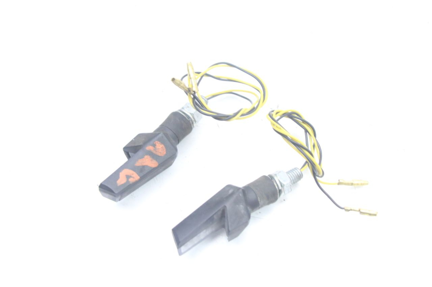 photo de PISCA TRASEIRO YAMAHA FZS FAZER 600 (2001 - 2003) - Zoom do estado de desgaste