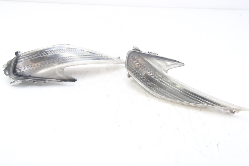 photo de SINALIZADOR DIANTEIRO APRILIA ATLANTIC 125 (2003 - 2009) - Detalhe da peça