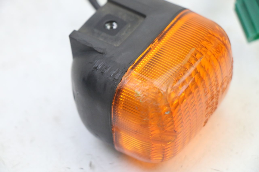 photo de Pisca dianteiro direito YAMAHA BW'S BWS 125 (2010 - 2013) - Zoom do estado de desgaste