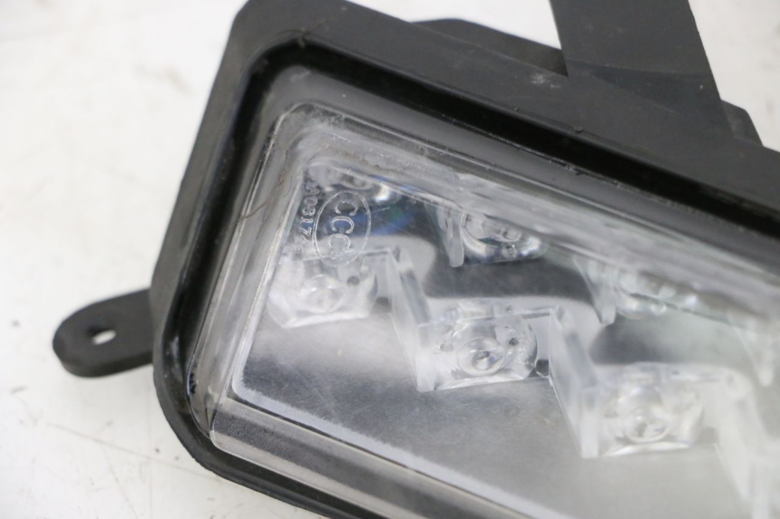 photo de Pisca dianteiro direito ORCAL CAVARO 4T 50 (2019 - 2023) - Zoom do estado de desgaste