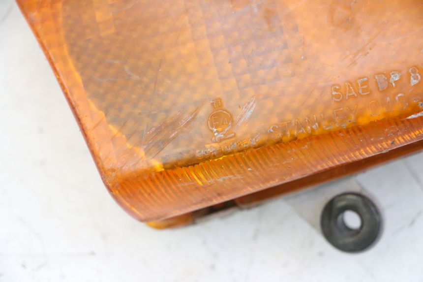 photo de Pisca dianteiro direito HONDA CBR F SC25 1000 (1989 - 1992) - Detalhes característicos