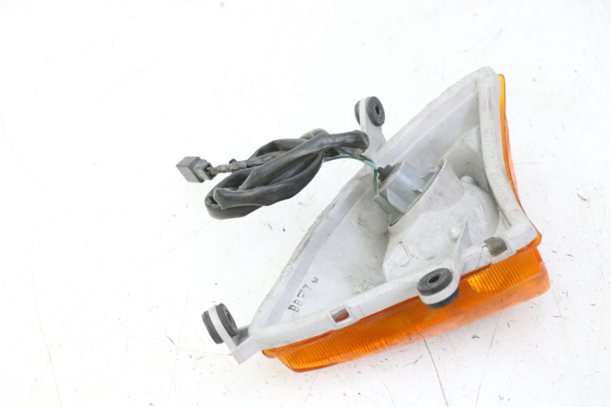 photo de Pisca dianteiro direito HONDA CBR F SC25 1000 (1989 - 1992) - Pontos de fixação