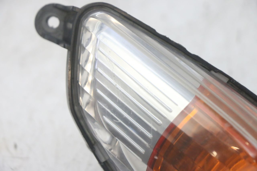 photo de Pisca dianteiro direito YAMAHA FJR ABS 1300 (2006 - 2012) - Estado da superfície
