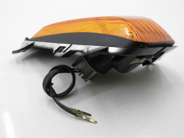 photo de Pisca dianteiro direito HONDA CBF S ABS 600 (2004 - 2007) - Zoom do estado de desgaste