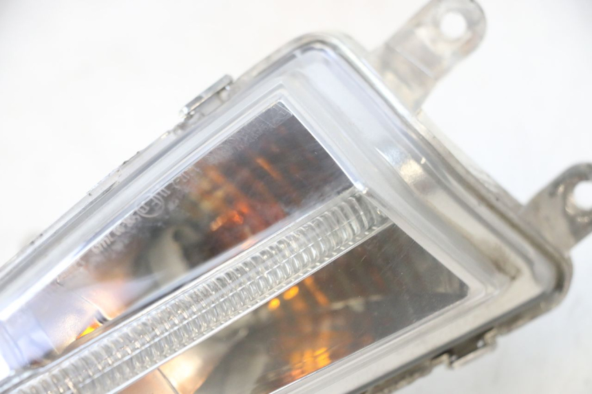 photo de Pisca dianteiro direito PIAGGIO LIBERTY IGET 4T 50 (2015 - 2020) - Zoom do estado de desgaste
